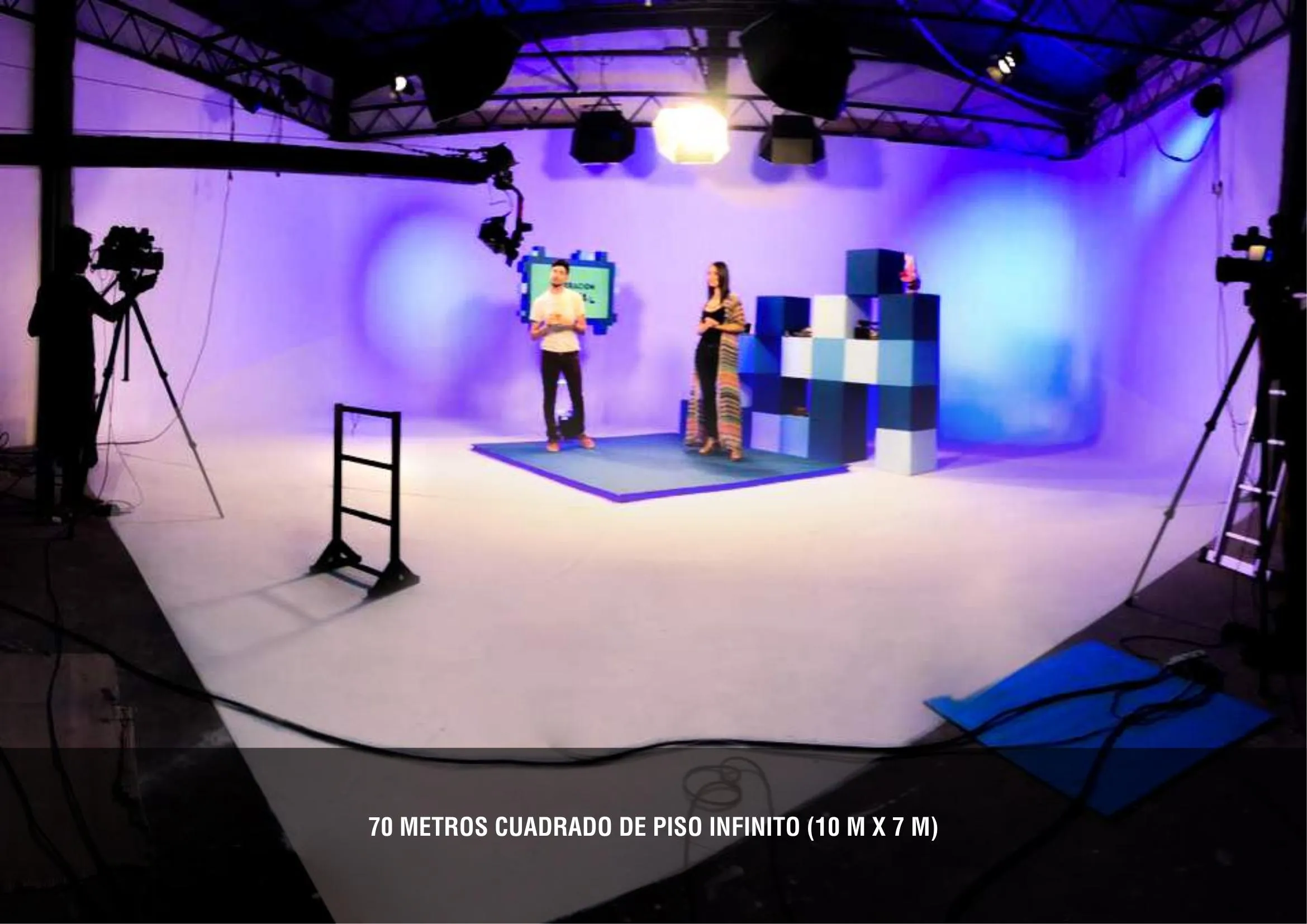 DC-Studio: sets simultáneos en 250 m²